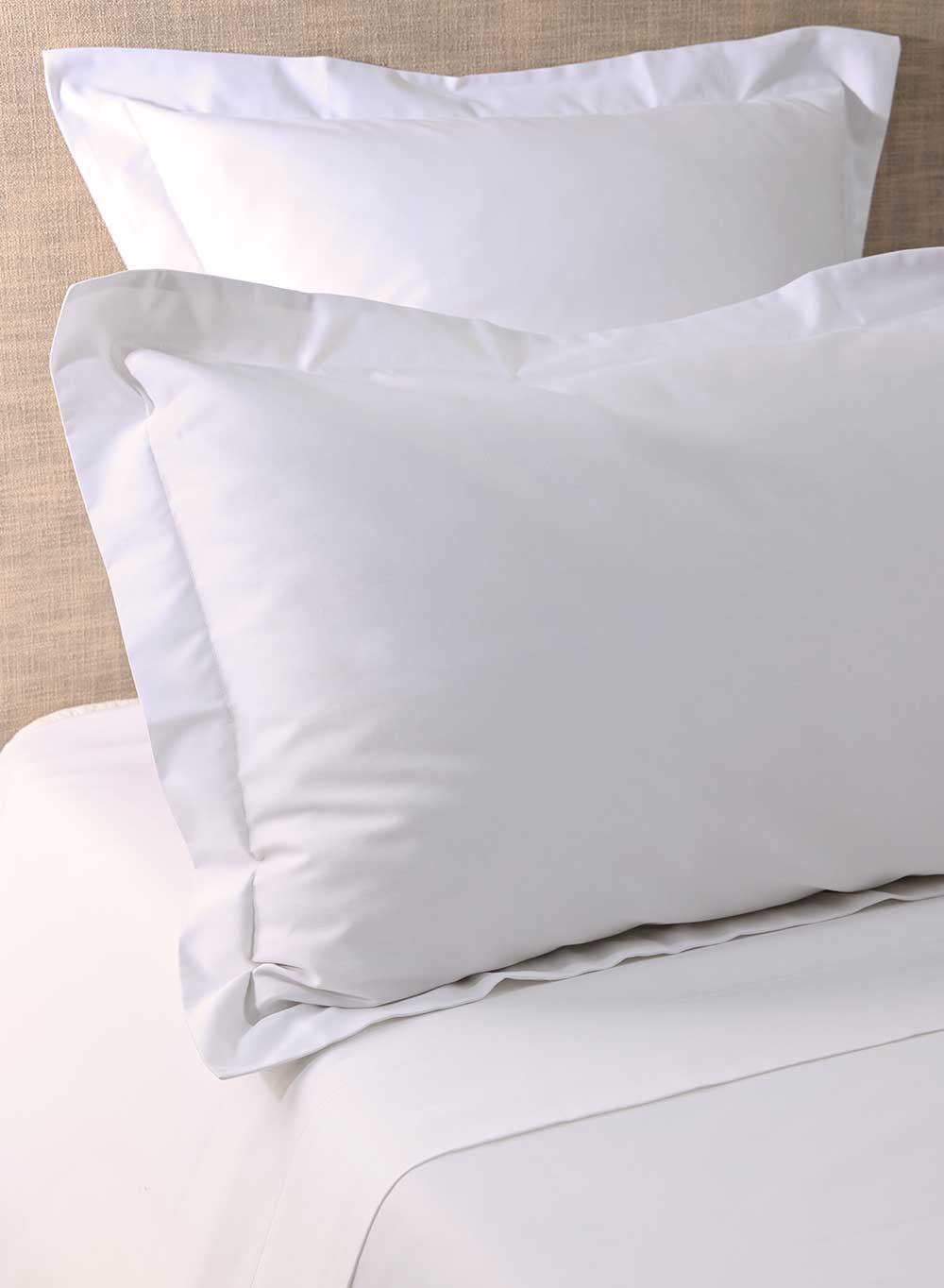 The MUIR 300tc cotton sateen plain dyes are smooth and soft, perfect for a good nights sleep.